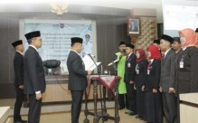 Bupati Tegal Lantik 13 ASN, Tekankan Integritas dan Profesionalisme dalam Pelayanan Publik